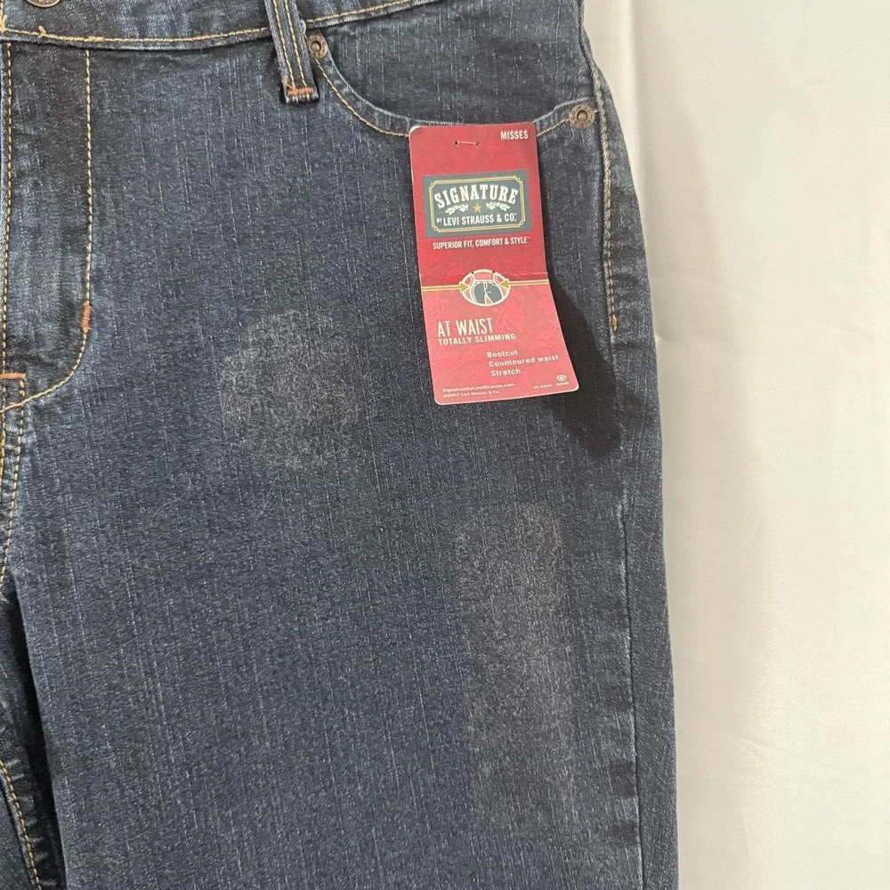 Signature Levis‎ Jeans Womens 14 34x30.5 Totally Slimming Waist Bootcut New Tags
